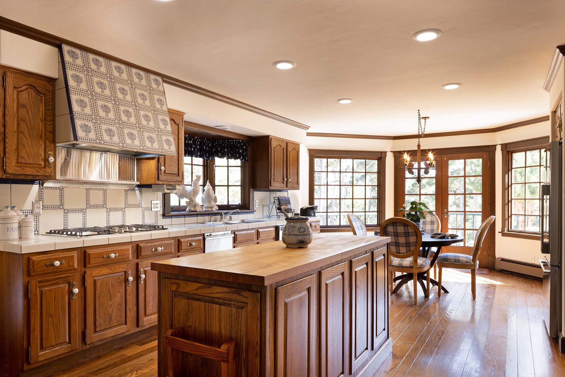 Pebble Beach Manor - 1263 Sombria Lane