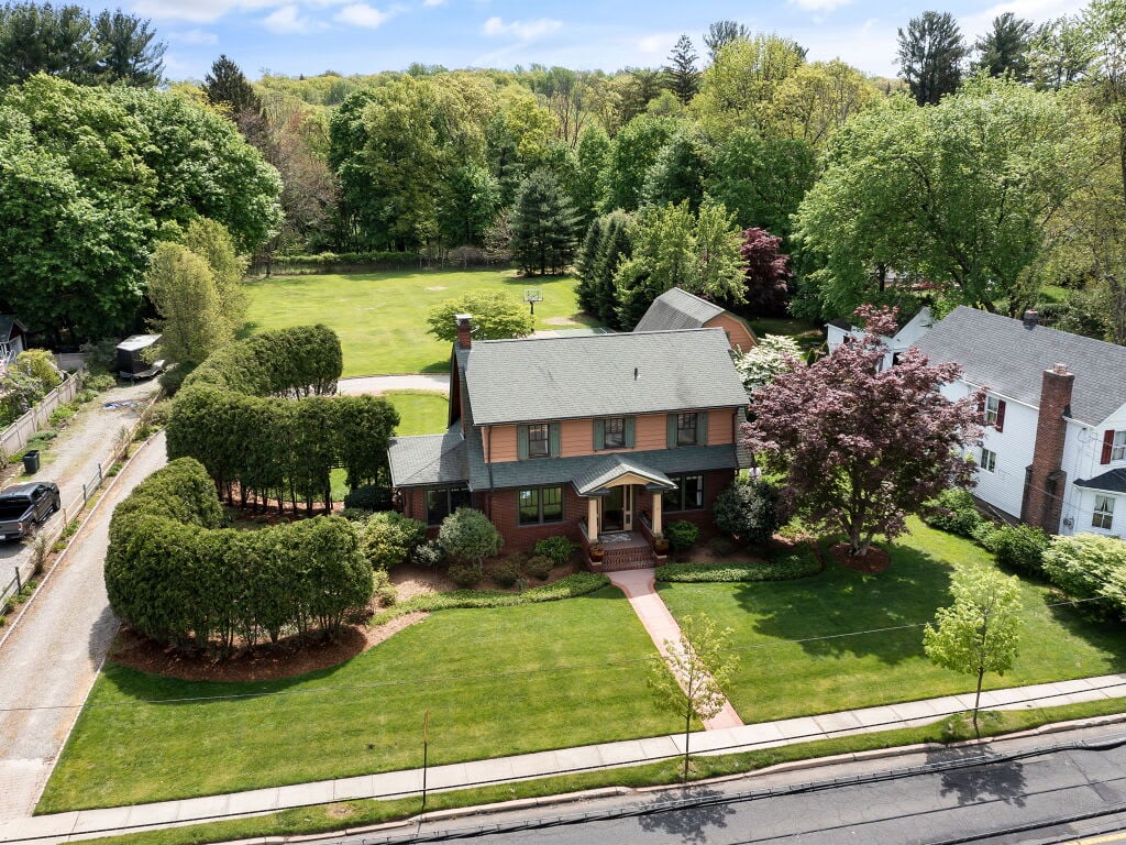 25 Pascack Rd