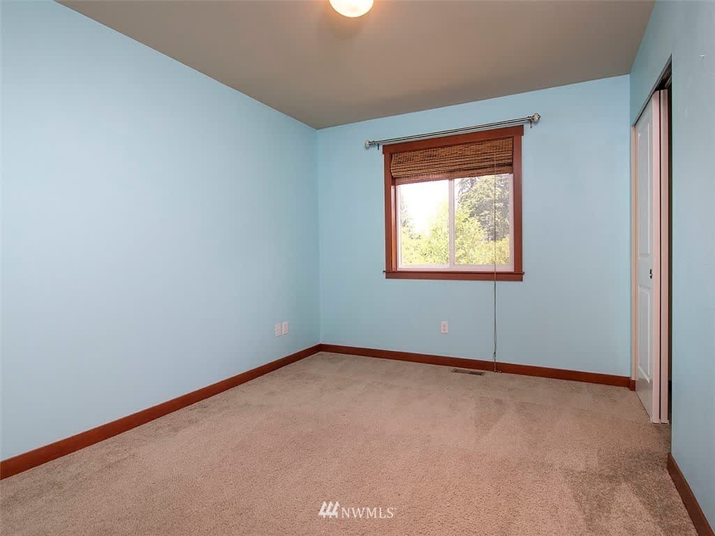 7227 14th Pl SE