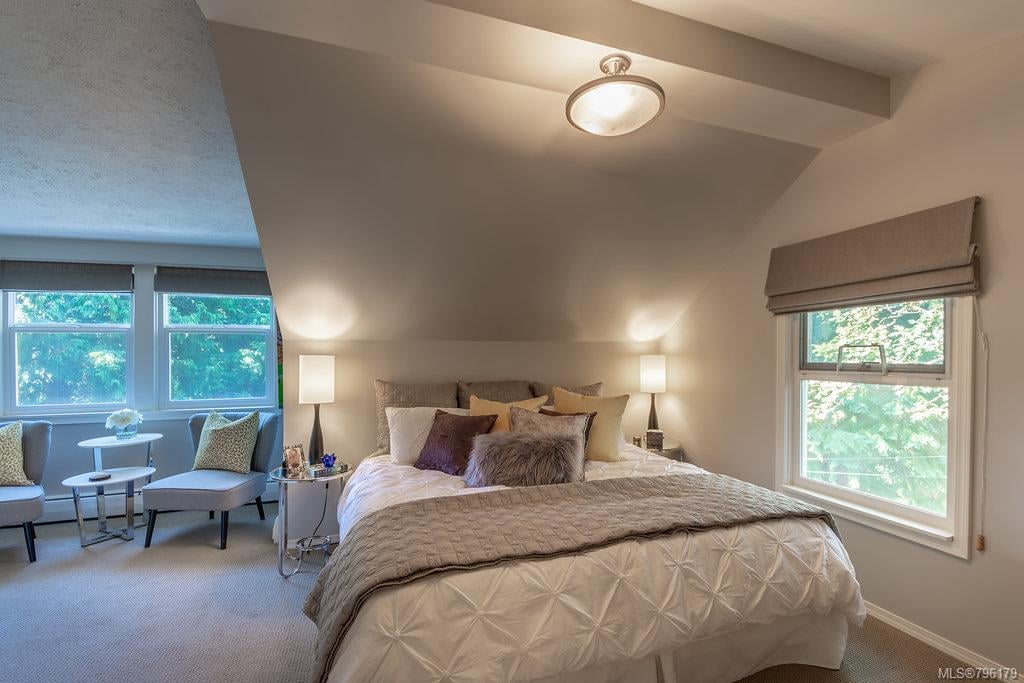 1139 Camrose Cres