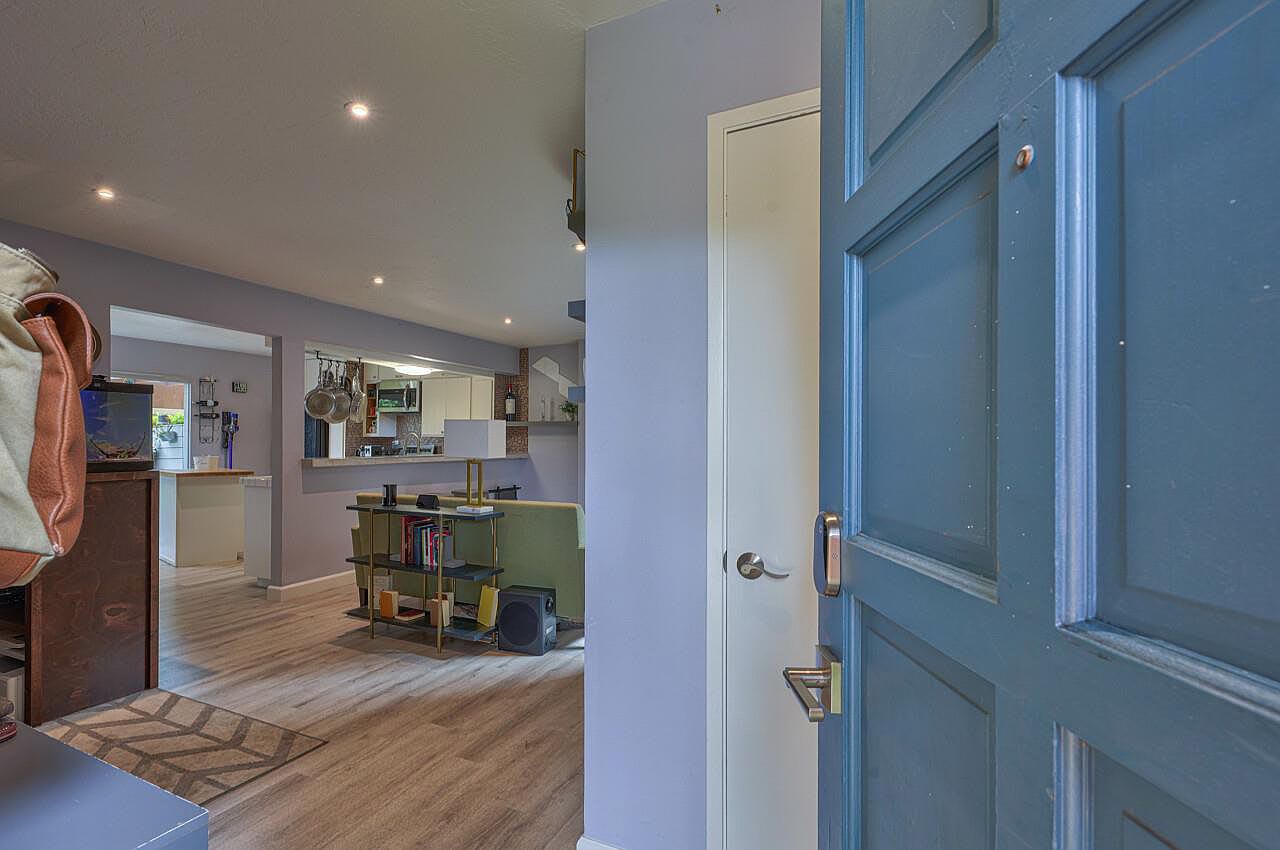 3156 Eucalyptus St APT 8
