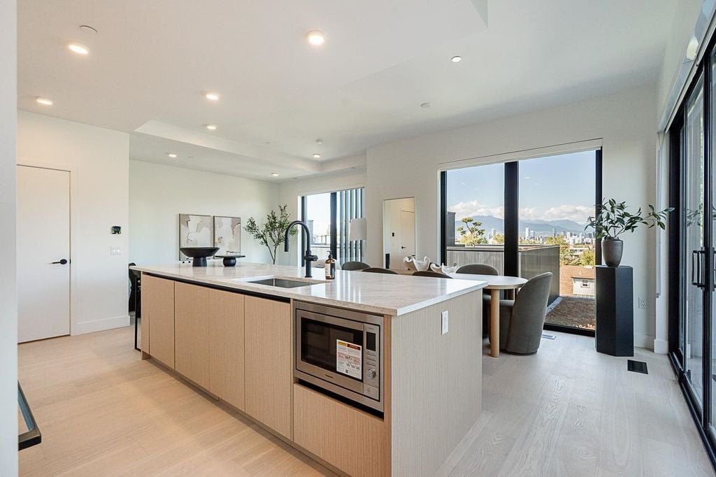 539 W 28th Avenue 202, Vancouver