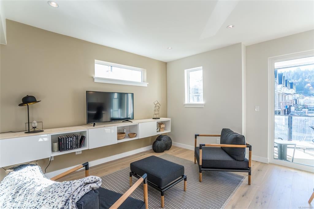 2983 Burlington Cres