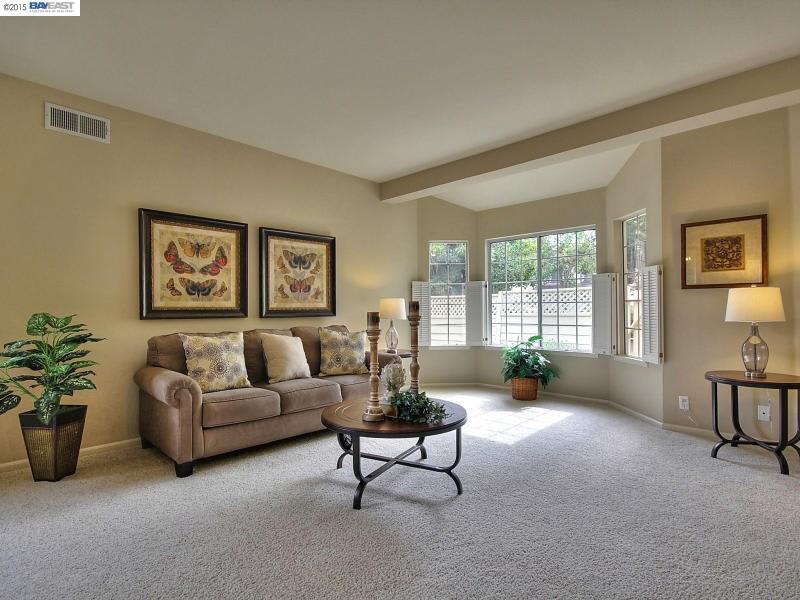 135 Glasgow Cir