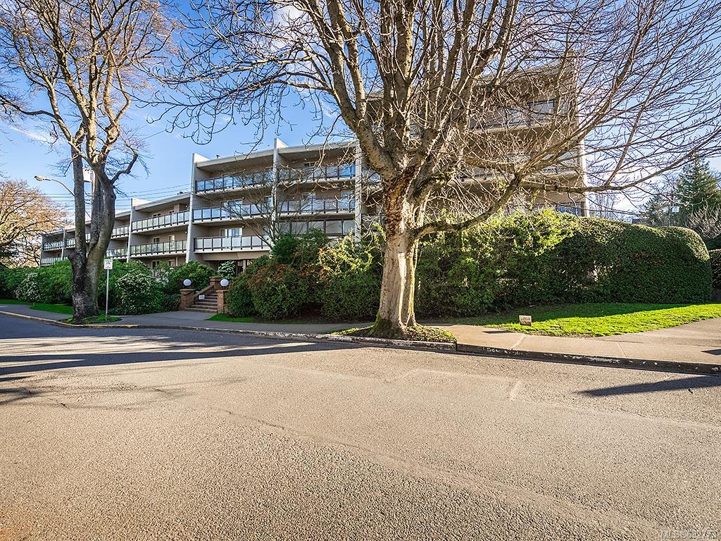 204-1419 Stadacona Ave, Victoria