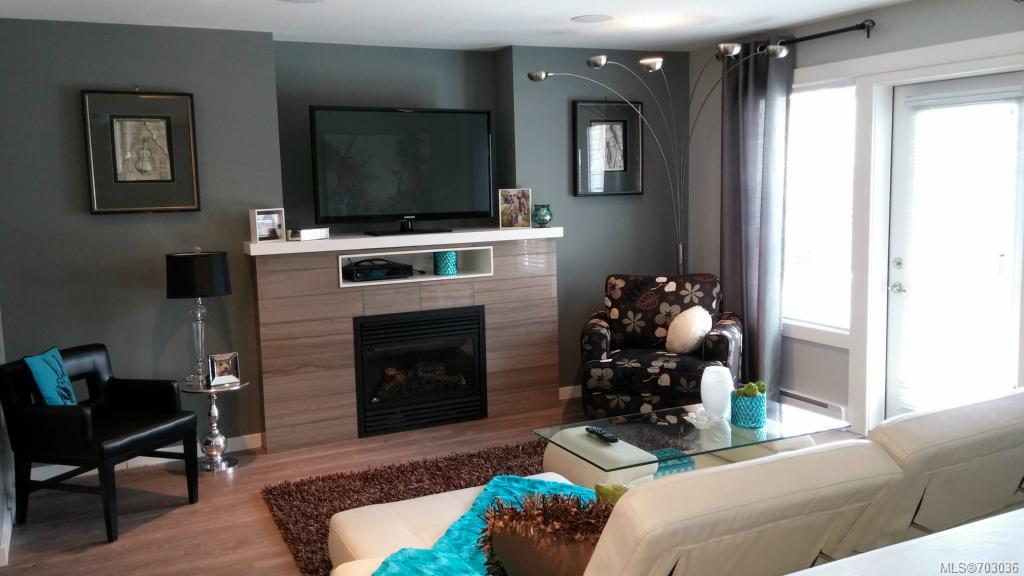 3381 Radiant Wy