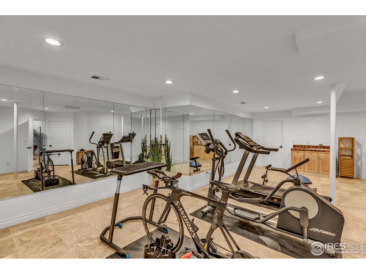 4057 Spy Glass Ln