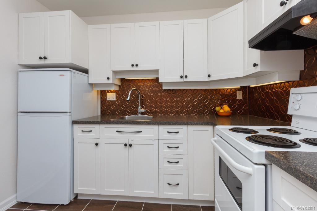 308-3277 Glasgow Ave, Saanich