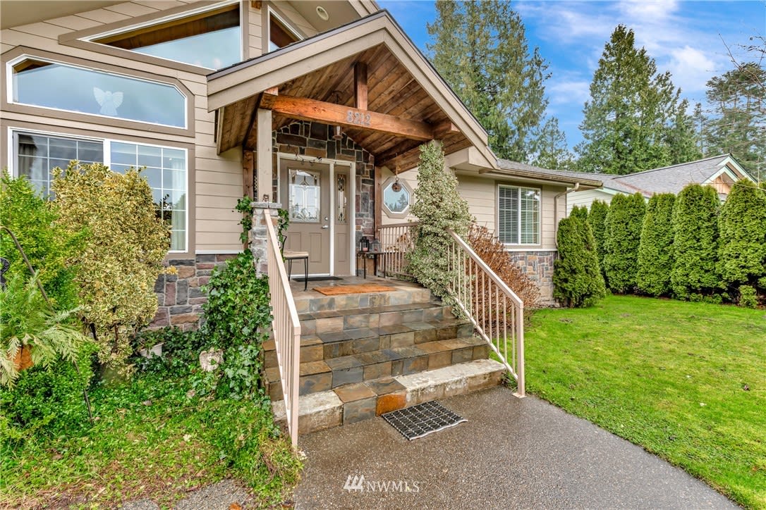 8212 Quinault Rd