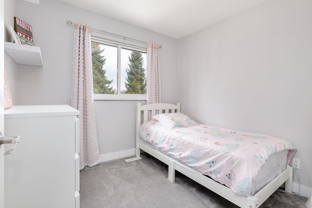 20373 115 Ave