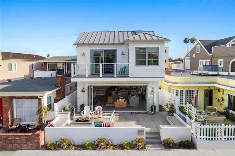 1119 W Bay Ave