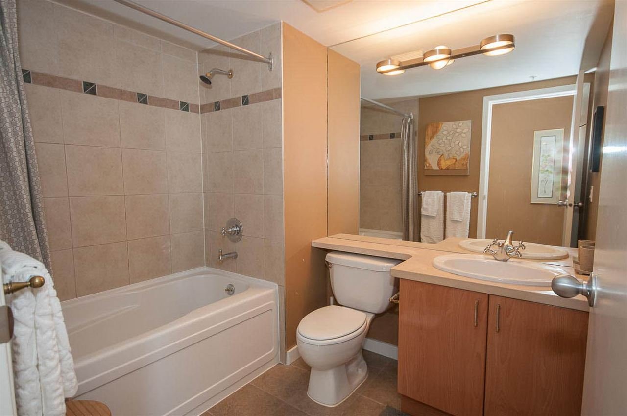 2201-1077 Marinaside Crescent, Vancouver