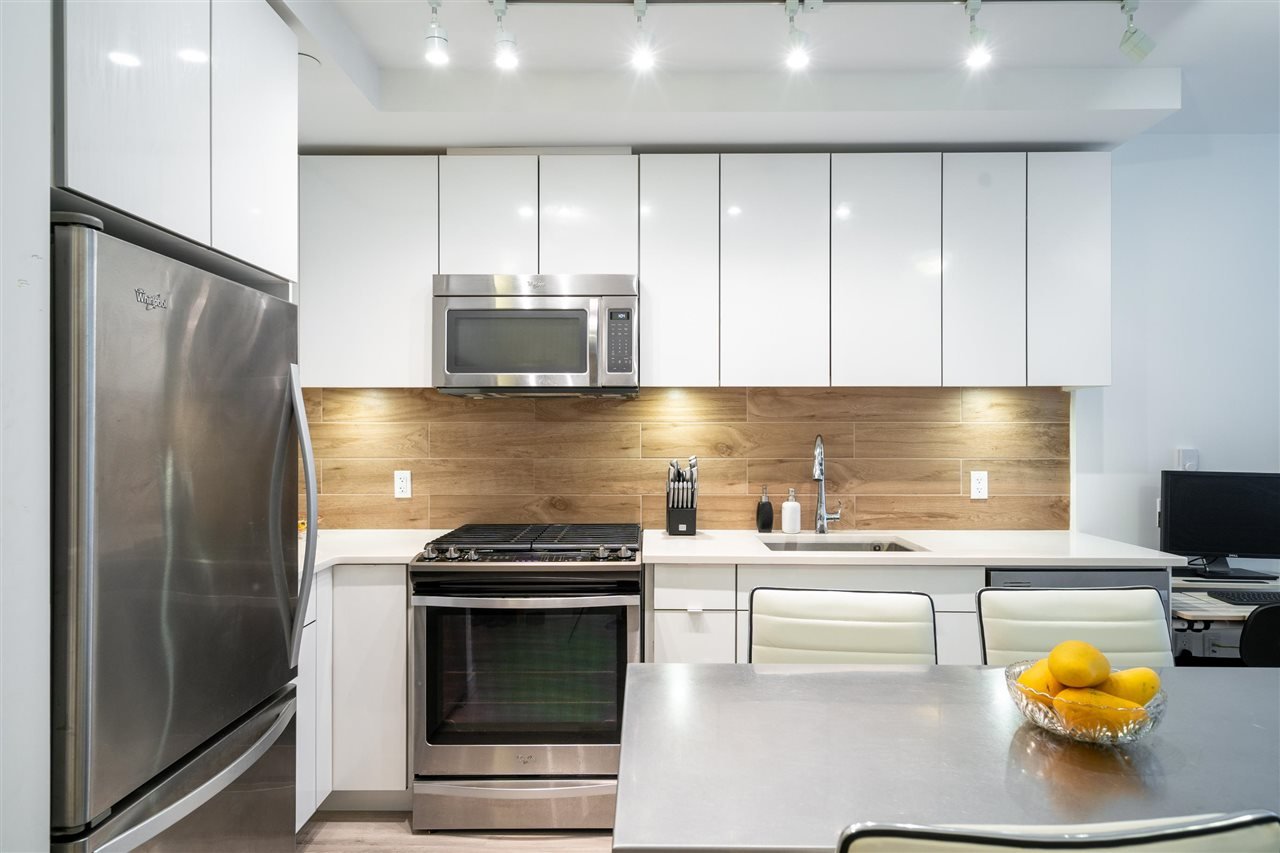 506-200 Nelson's Cres