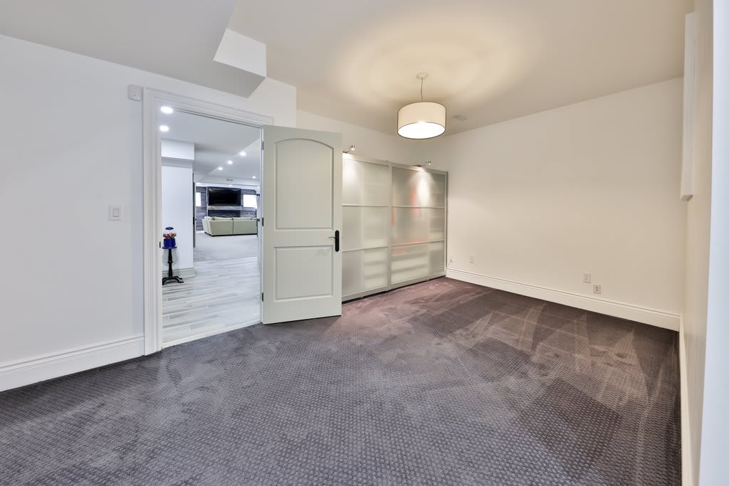 2015 Elmhurst Avenue, Oakville