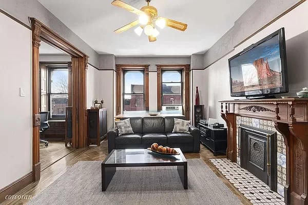 23 Saint Johns Place Unit: 4