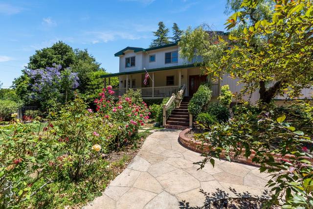 527 Sunset Way