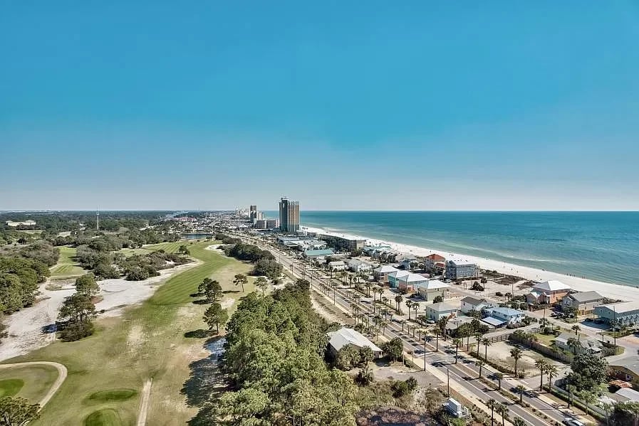 9860 S Thomas Drive Unit 1015