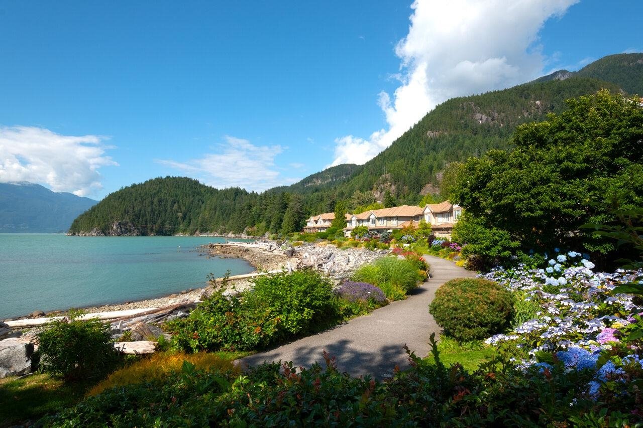 15 Beach Dr