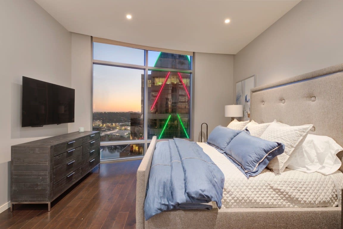 200 Congress Ave, #23F
