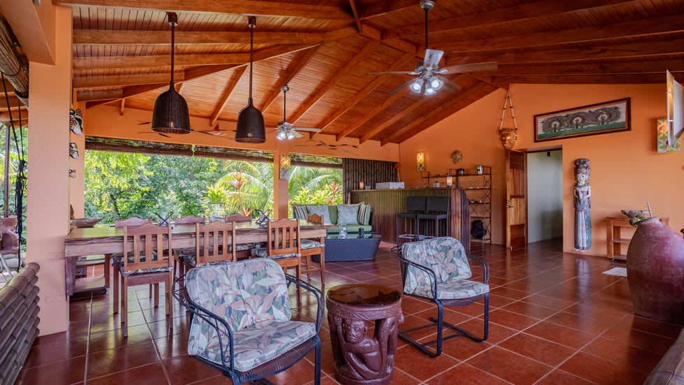 Home with White Water Views and Easy Access in Ojochal