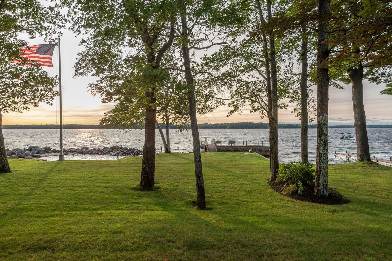 Explore these Gorgeous Lake Houses