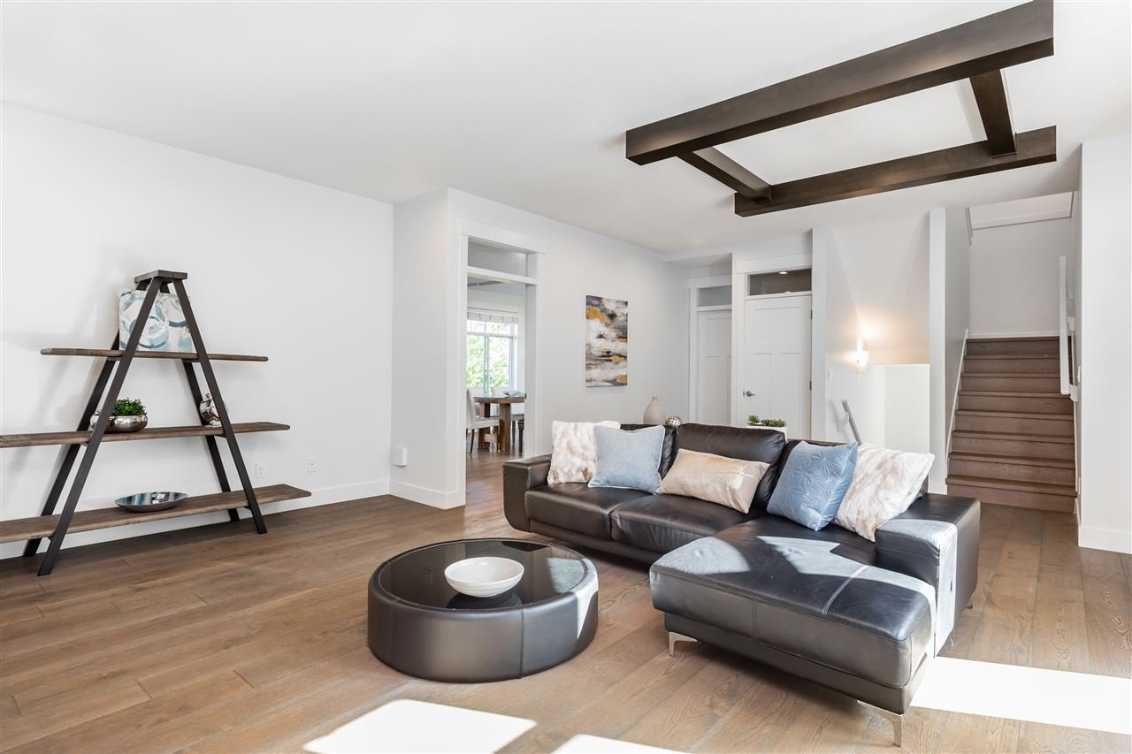 39-15977 26 Ave