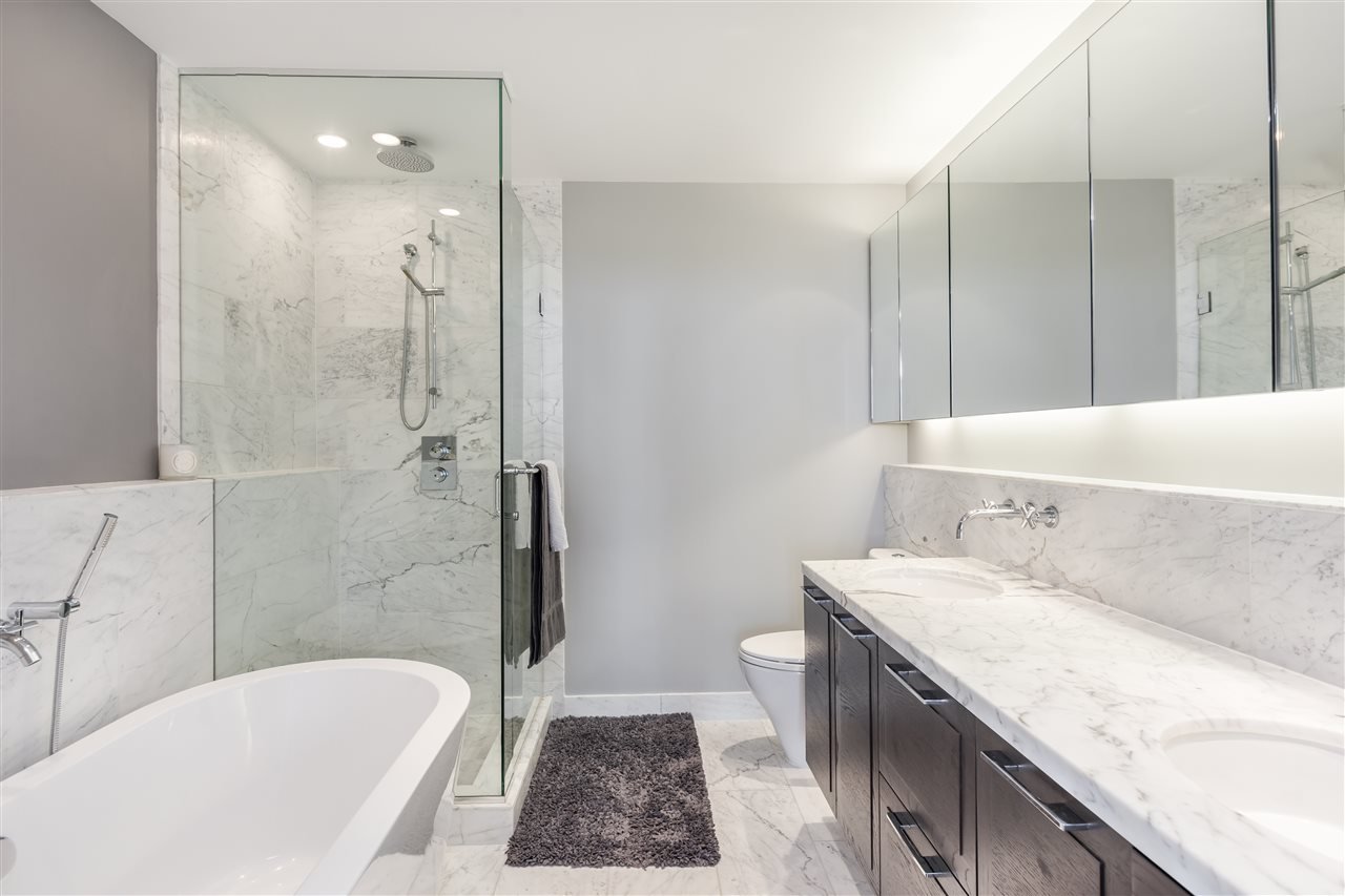 313-2118 W 15th Ave
