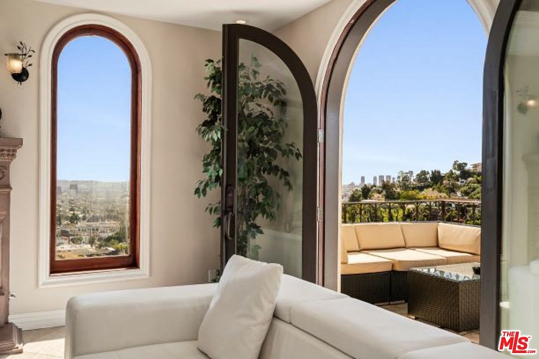 Symphony Grandeur