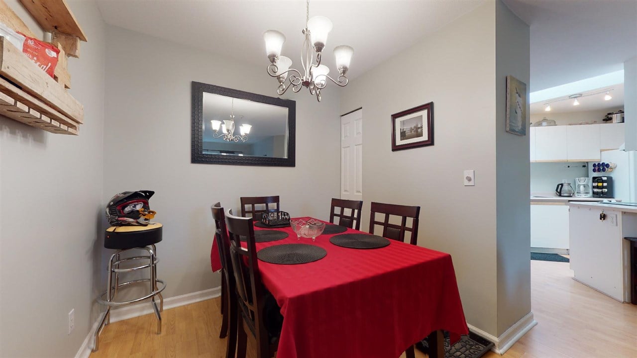 E304-40180 Willow Cres