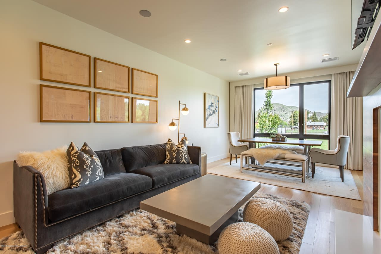 680 S Cache St #202