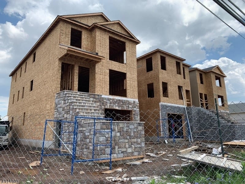 159 3rd Ave