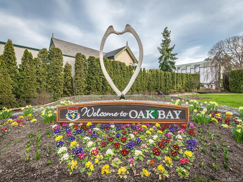305-1765 Oak Bay Ave