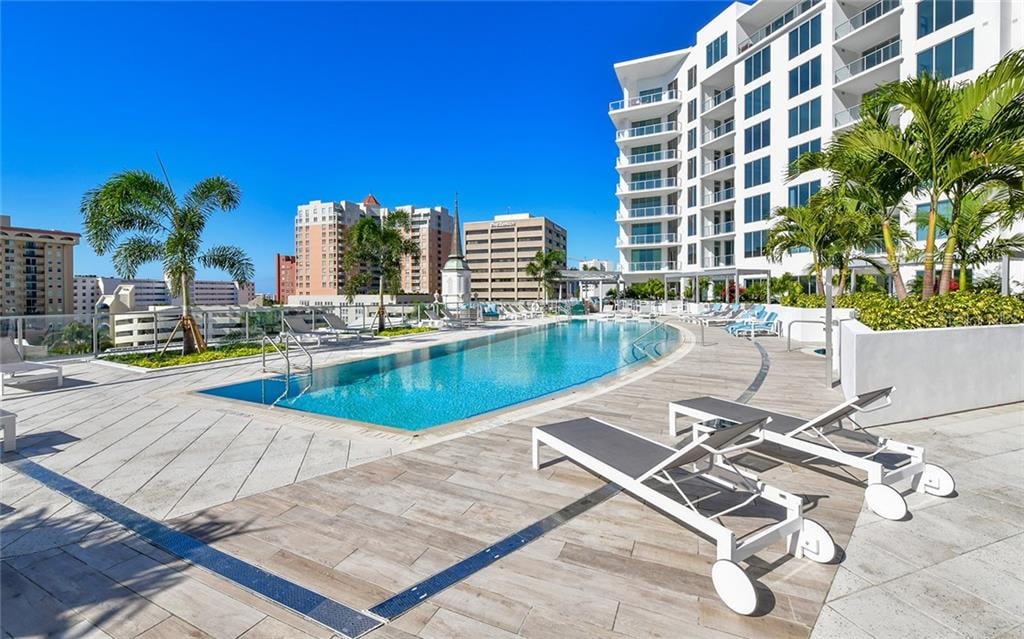 111 S Pineapple Ave #821
