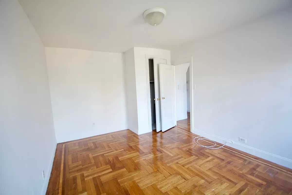 501 West 189th Street Unit: 1D