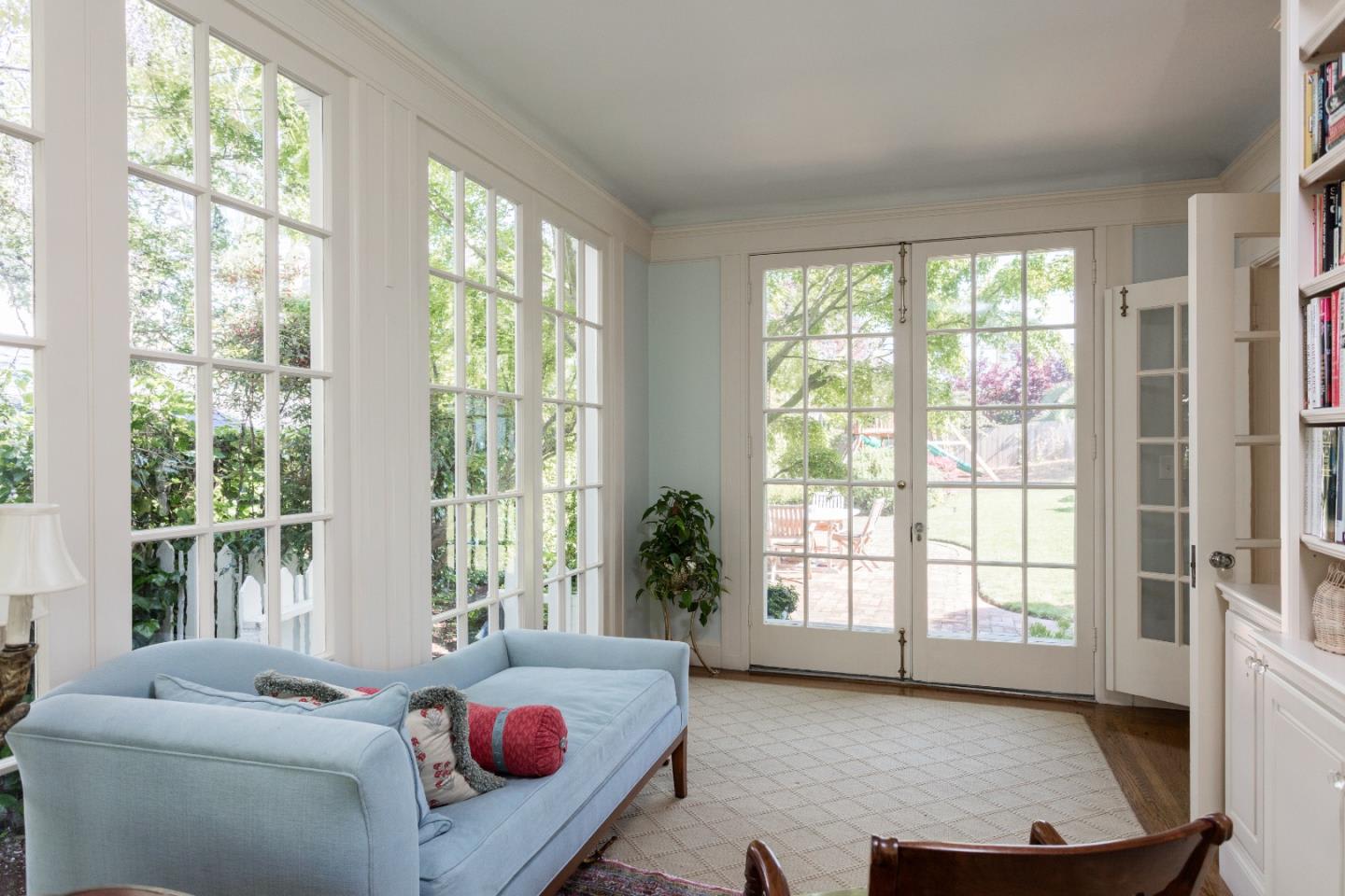 529 W. Poplar Ave. 