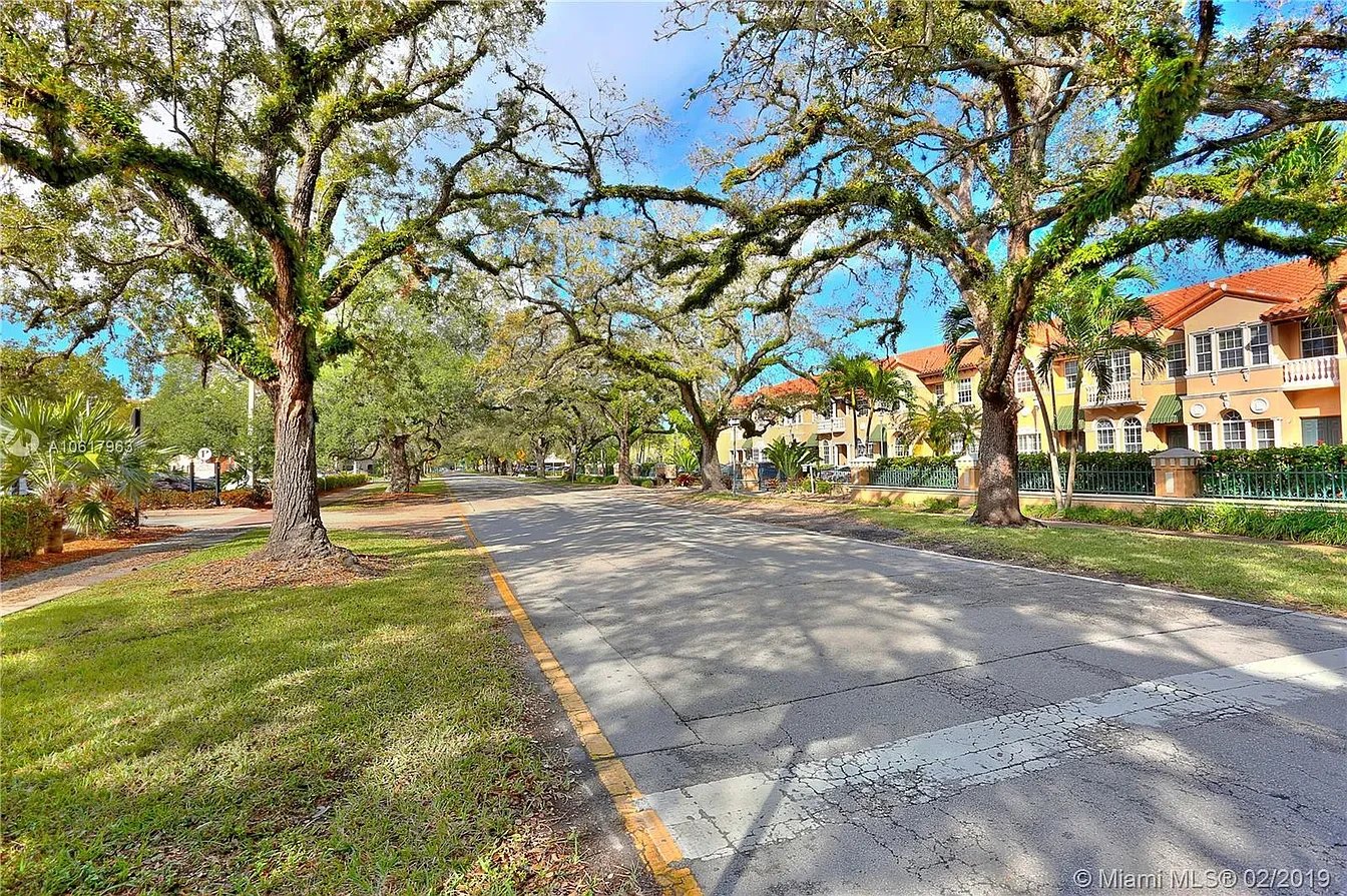 467 Coral Way #A-4