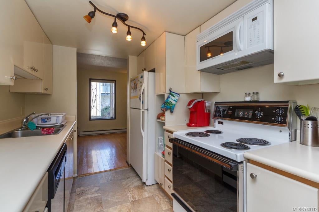 15-3230 Rutledge St, Saanich