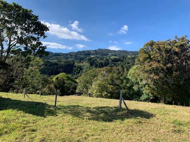 Vast Mountain Farm Acreage, Heredia
