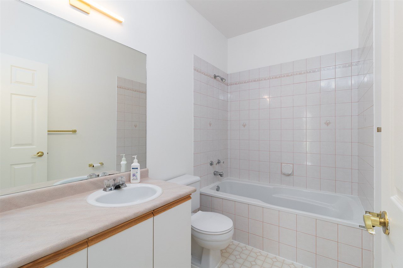 22-27435 29a Ave