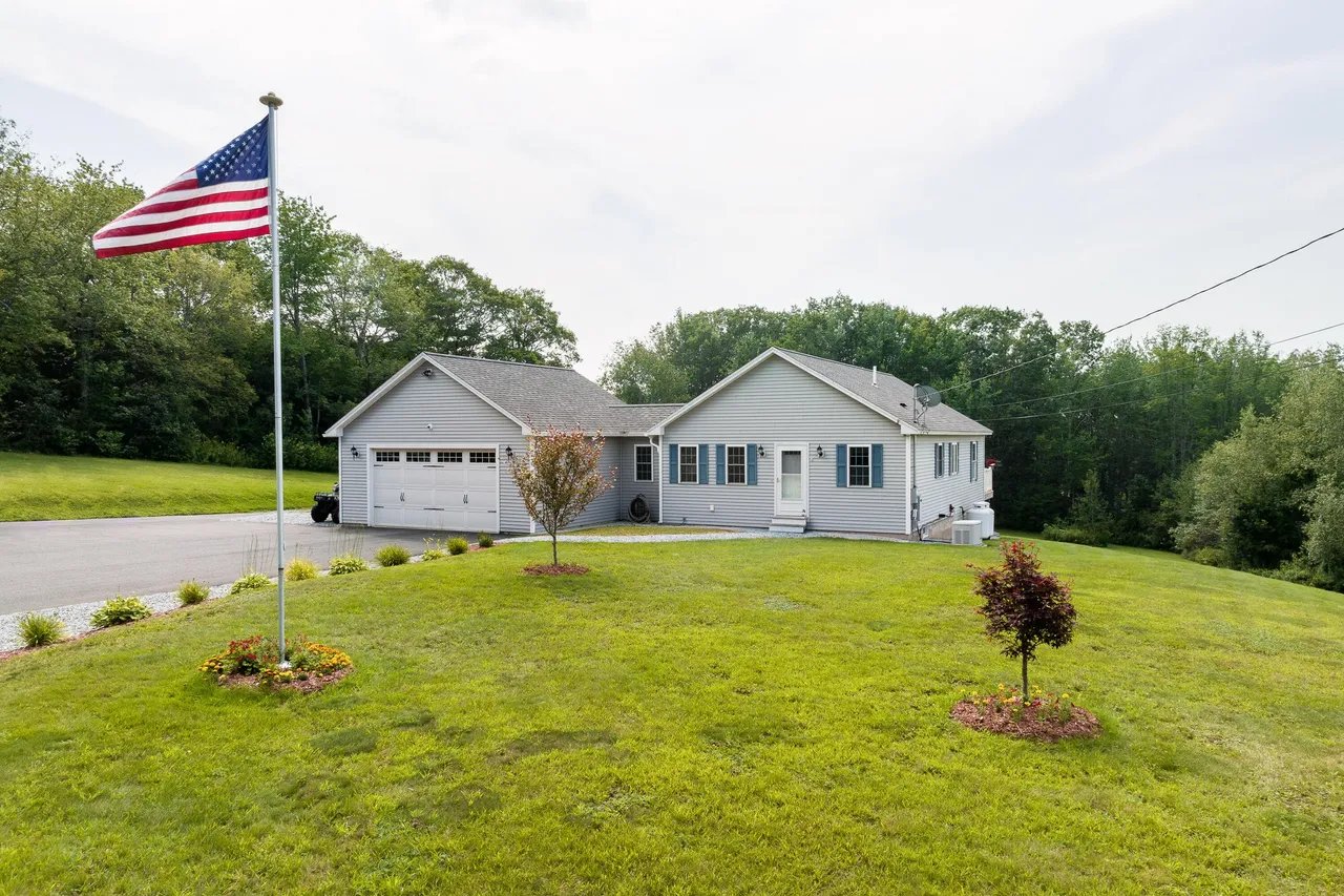 New Listing! 845 State Route 129, South Bristol, Maine – $565,000