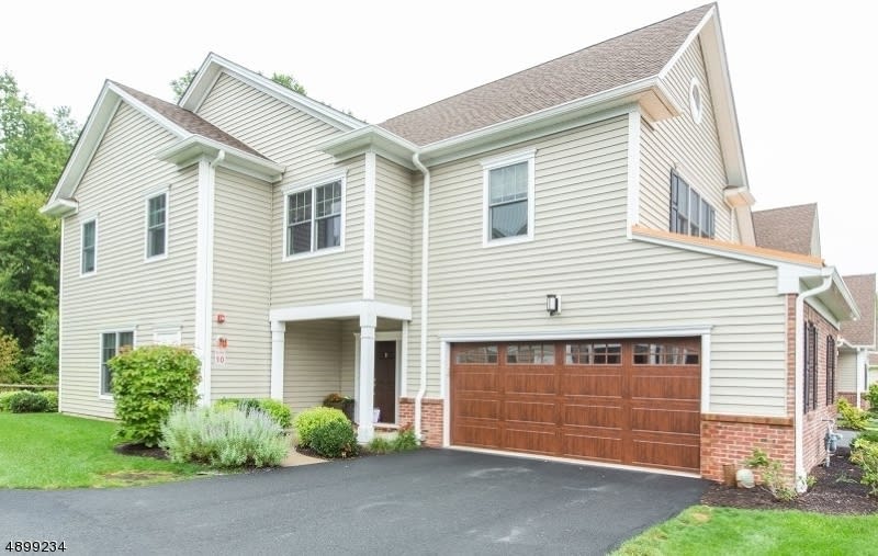 9 Whitney Farm Pl