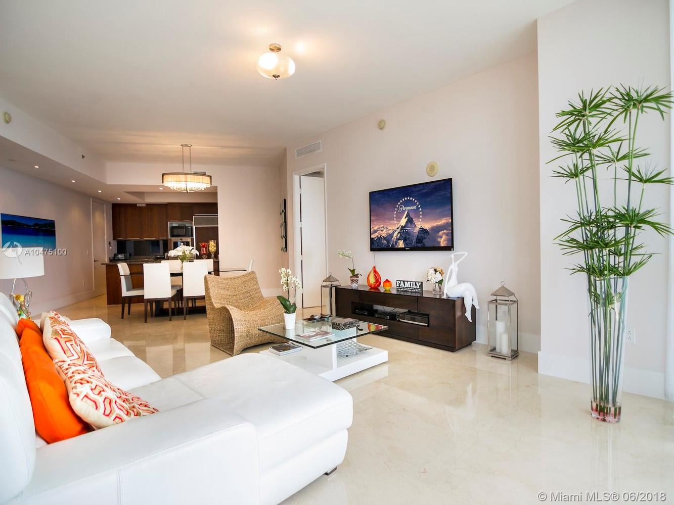 15811 Collins Ave, #1007