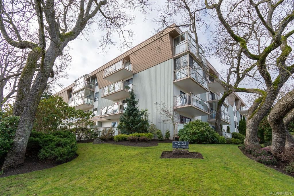 405-2125 Oak Bay Ave