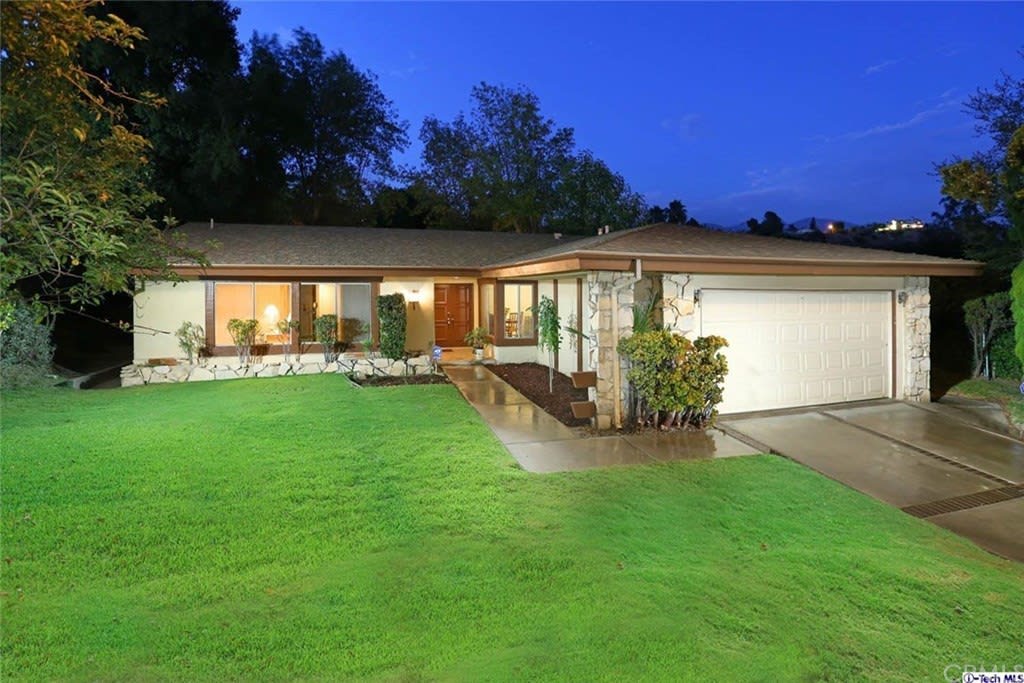 3327 Emerald Isle Dr