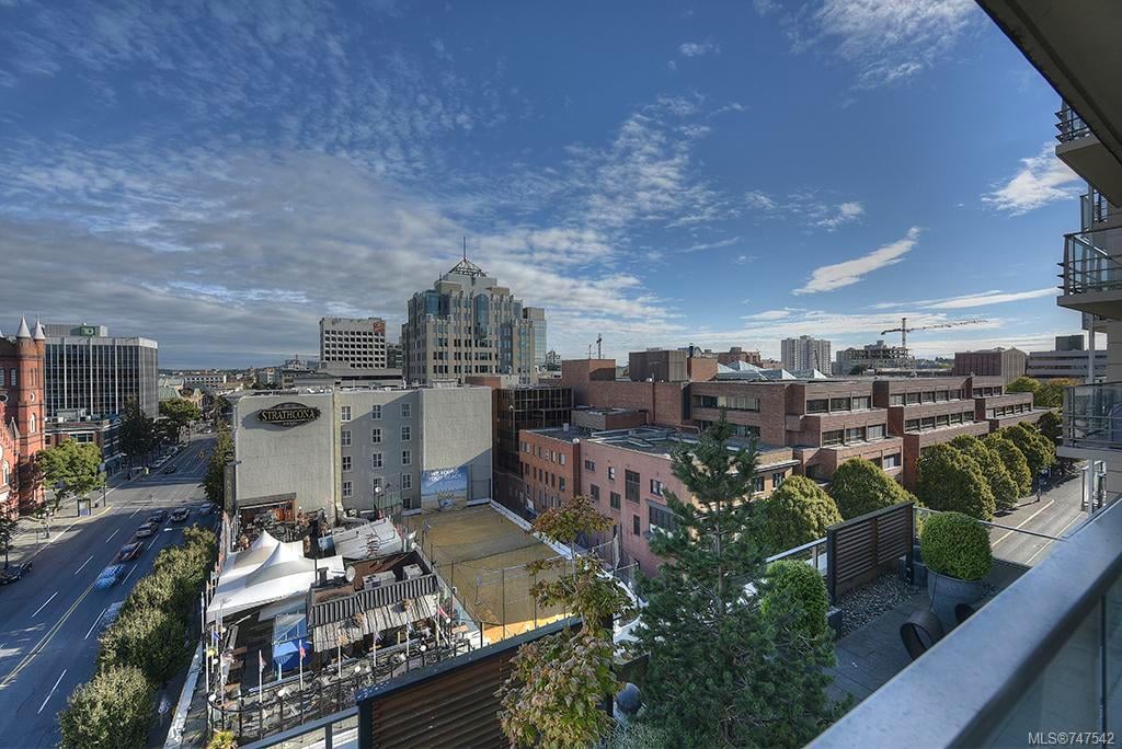 1105-707 Courtney St, Victoria