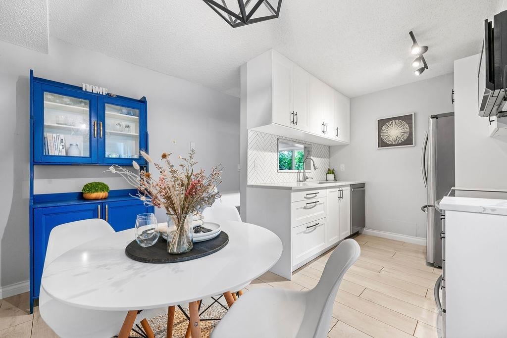 104-1345 W 4th Ave