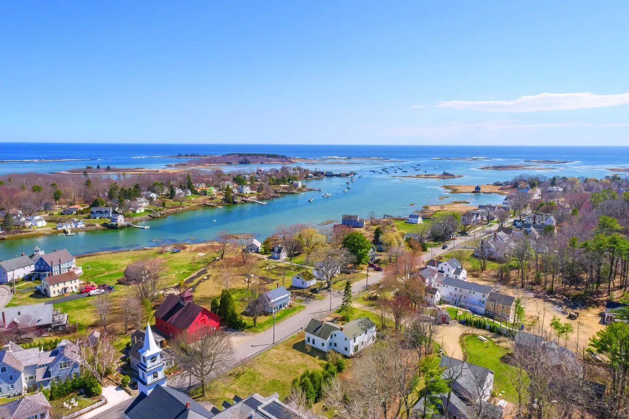 New Listing! 9 Langsford Road, Kennebunkport, Maine – $1,825,000