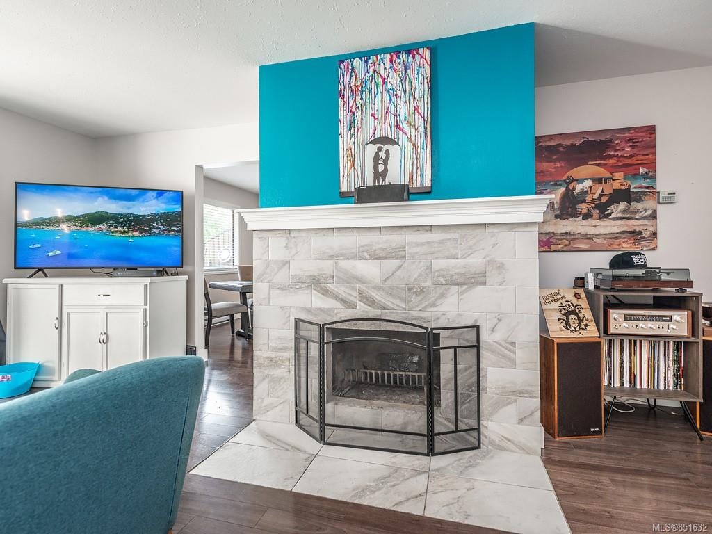 23-7751 E Saanich Rd
