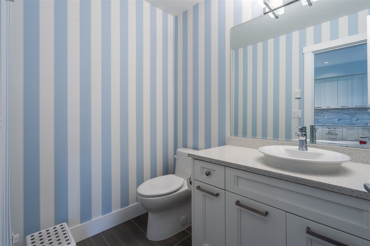 208-9987 E Barnston Dr