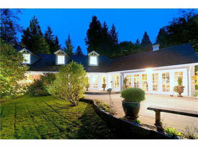 2912 Altamont Cres